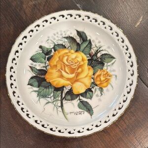Decorative Plate with Yellow Roses limited edition Paul sweany “eclipse”